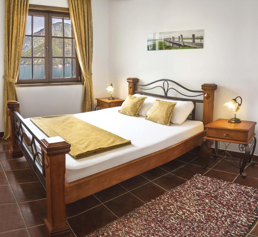 Apartments Boka Vista Kamenari Luaran gambar